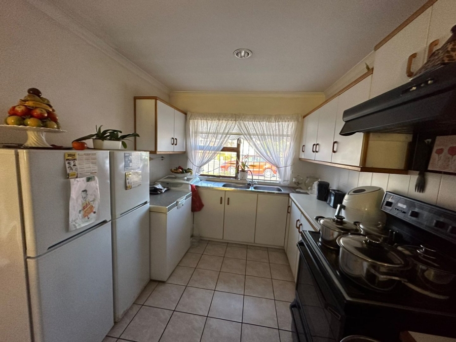 3 Bedroom Property for Sale in Silver Oaks Western Cape